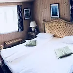 Eidfjord Gjestgiveri Bed and Breakfast 3*