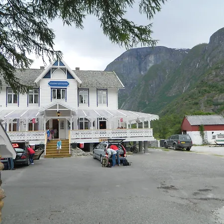 Bed & Breakfast Eidfjord Gjestgiveri 3*