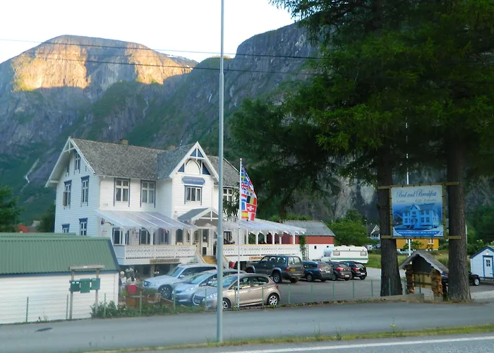 Eidfjord Gjestgiveri 3*
